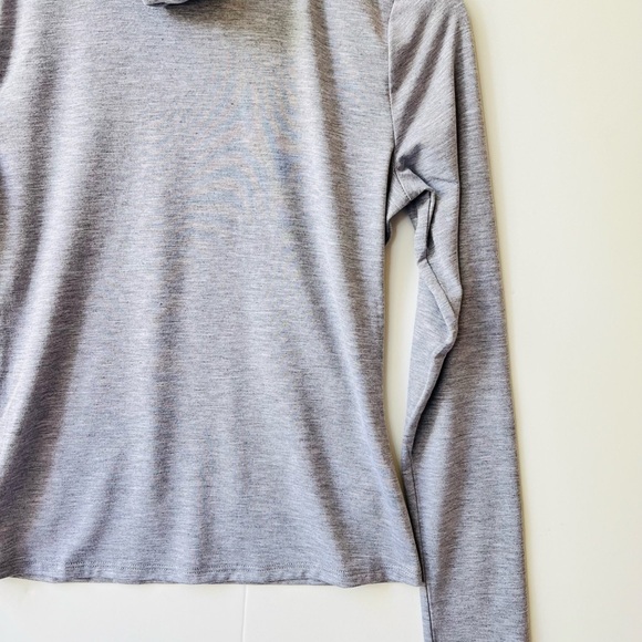 NWT! Lovers and Friends Katie Turtleneck in Heather Grey - Picture 3 of 7